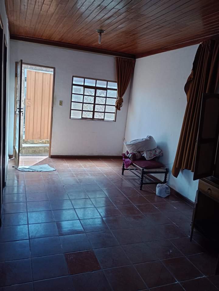 Vende-se casa com dois  quartos, no bairro adelmolândia, Sabará-G