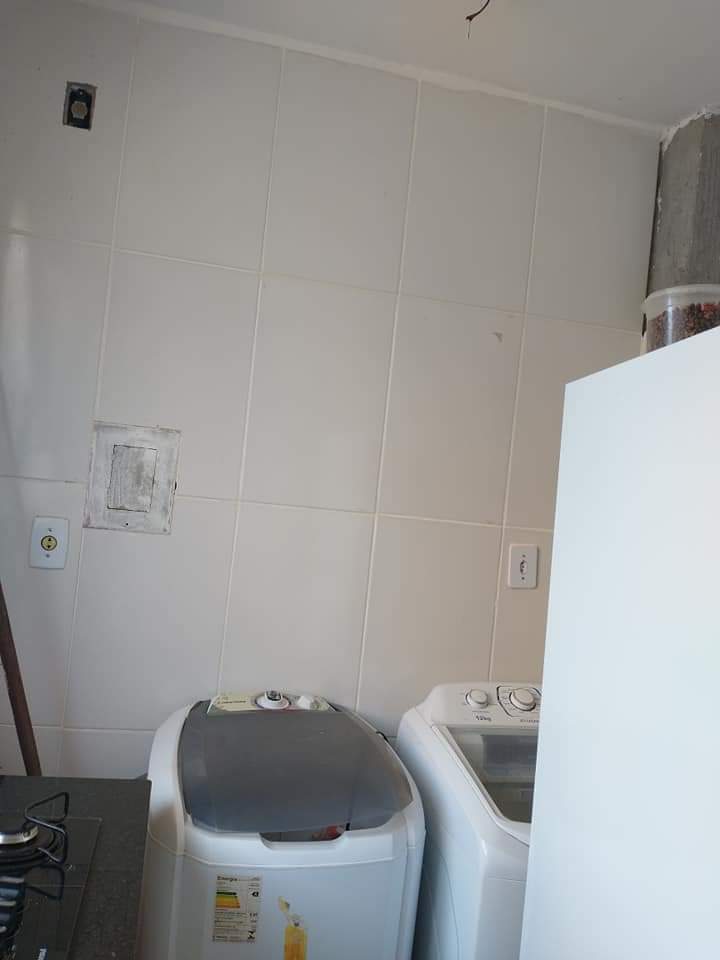 Vende -se apartamento com dois quartos, bairro Granja de Freitas, próximo ao centro de Belo Horizonte-MG