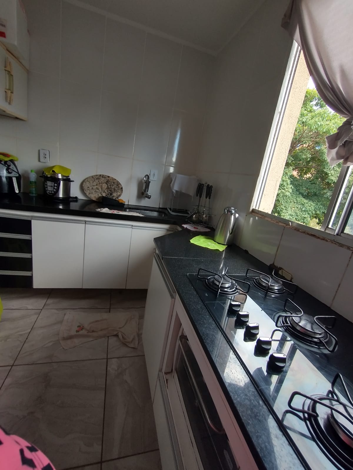 Vende -se apartamento com dois quartos, bairro Granja de Freitas, próximo ao centro de Belo Horizonte-MG