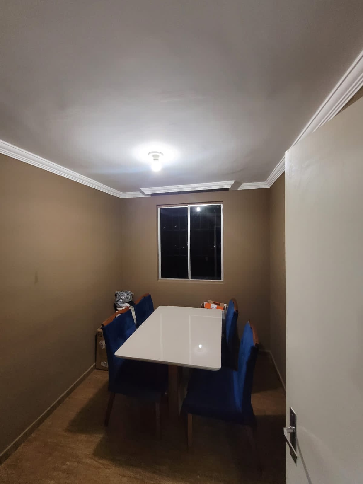 Vende-se excelente apartamento com dois quartos, no bairro Nações unidas, Sabará-MG, a 20 minutos do centro de BH.