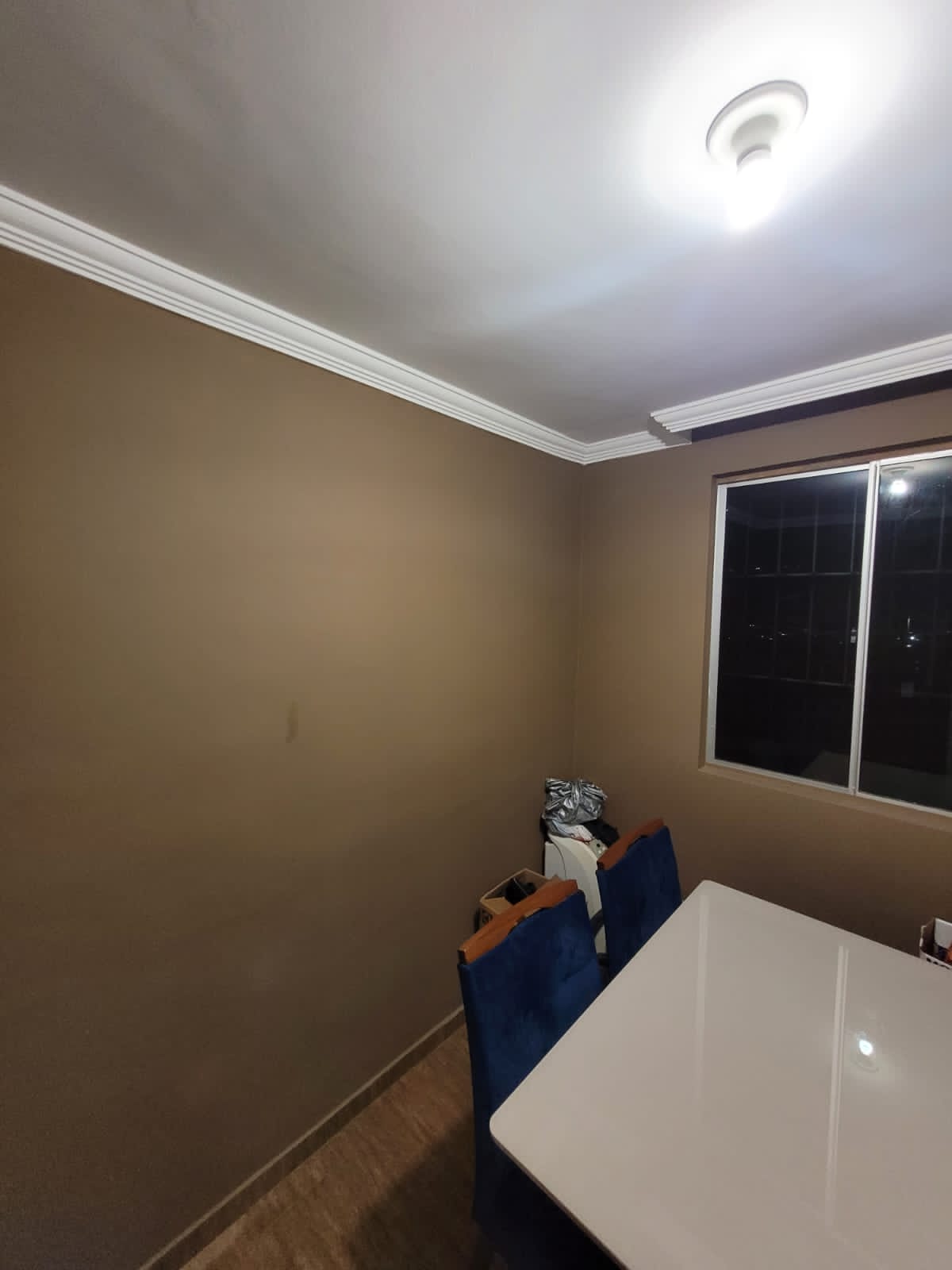 Vende-se excelente apartamento com dois quartos, no bairro Nações unidas, Sabará-MG, a 20 minutos do centro de BH.