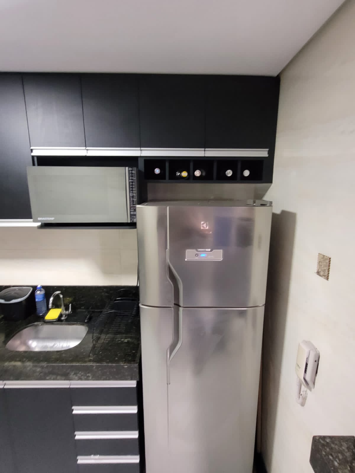 Vende-se excelente apartamento com dois quartos, no bairro Nações unidas, Sabará-MG, a 20 minutos do centro de BH.