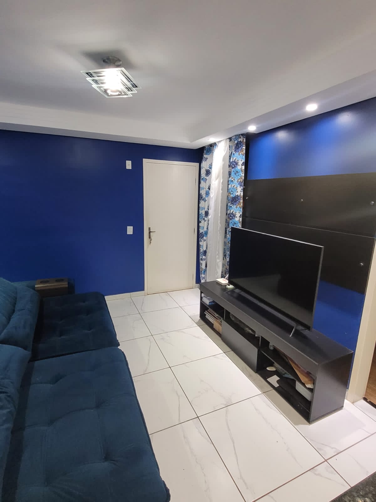 Vende-se excelente apartamento com dois quartos, no bairro Nações unidas, Sabará-MG, a 20 minutos do centro de BH.