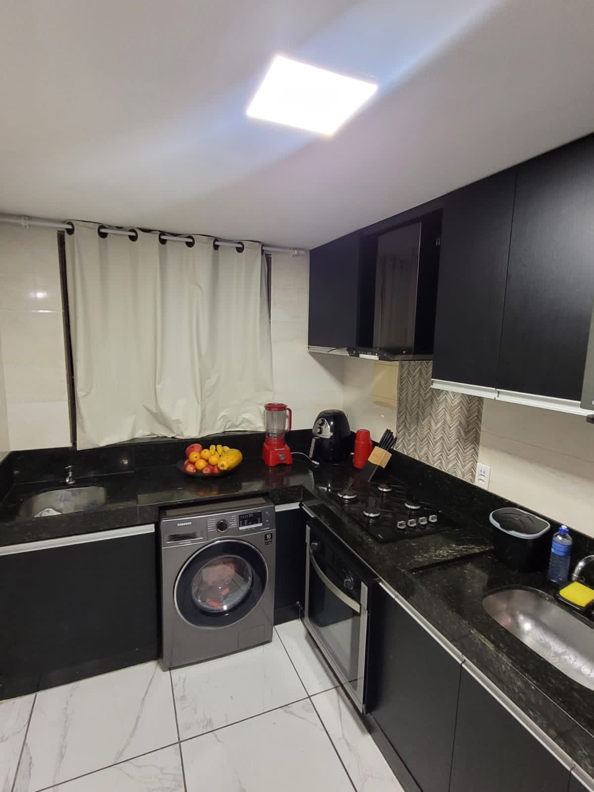 Vende-se excelente apartamento com dois quartos, no bairro Nações unidas, Sabará-MG, a 20 minutos do centro de BH.