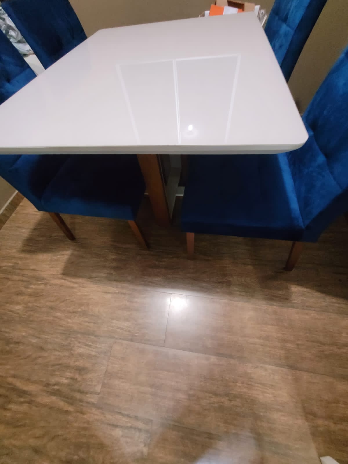 Vende-se excelente apartamento com dois quartos, no bairro Nações unidas, Sabará-MG, a 20 minutos do centro de BH.