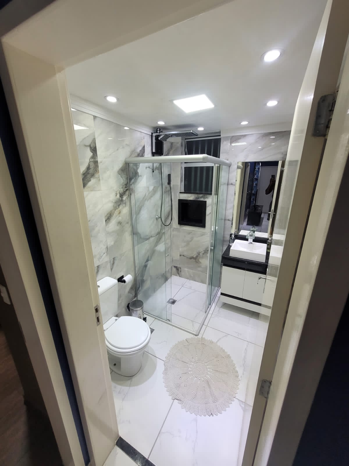 Vende-se excelente apartamento com dois quartos, no bairro Nações unidas, Sabará-MG, a 20 minutos do centro de BH.