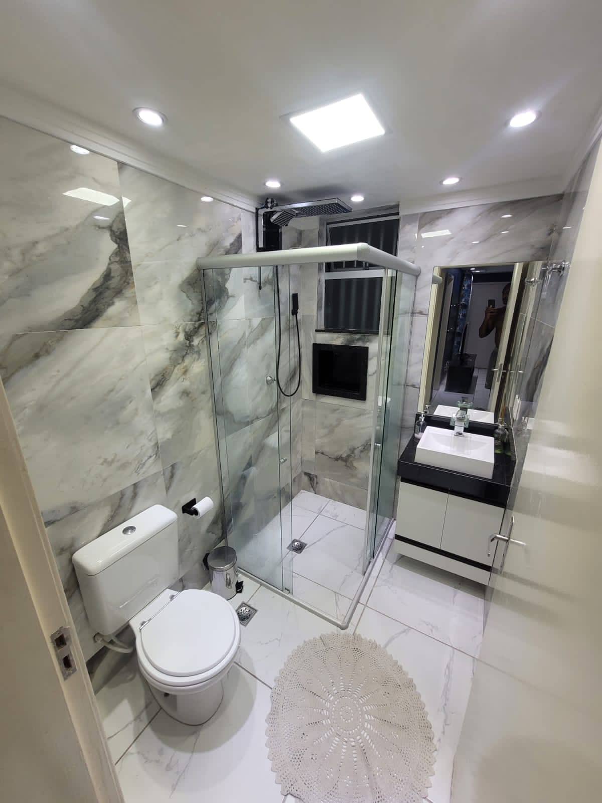 Vende-se excelente apartamento com dois quartos, no bairro Nações unidas, Sabará-MG, a 20 minutos do centro de BH.