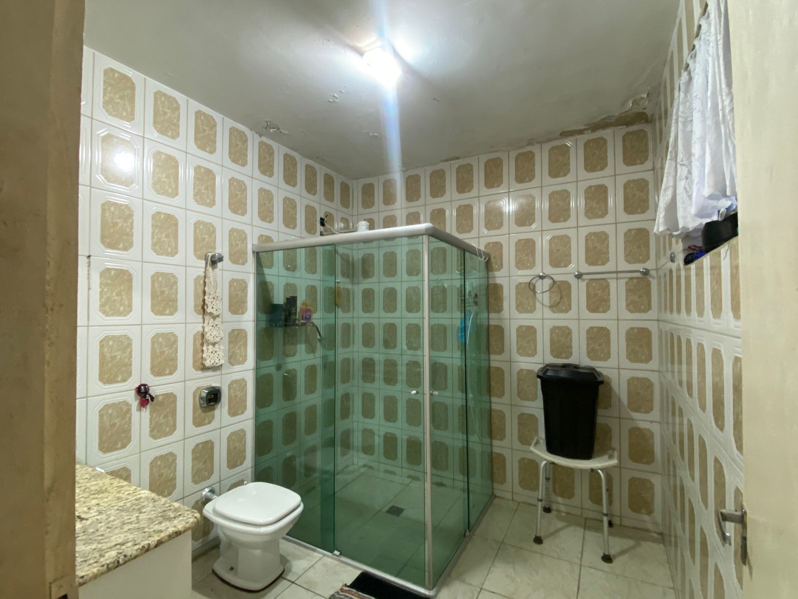 Vende-se esta casa com tres quartos, no bairro Goiânia, Belo Horizonte-MG