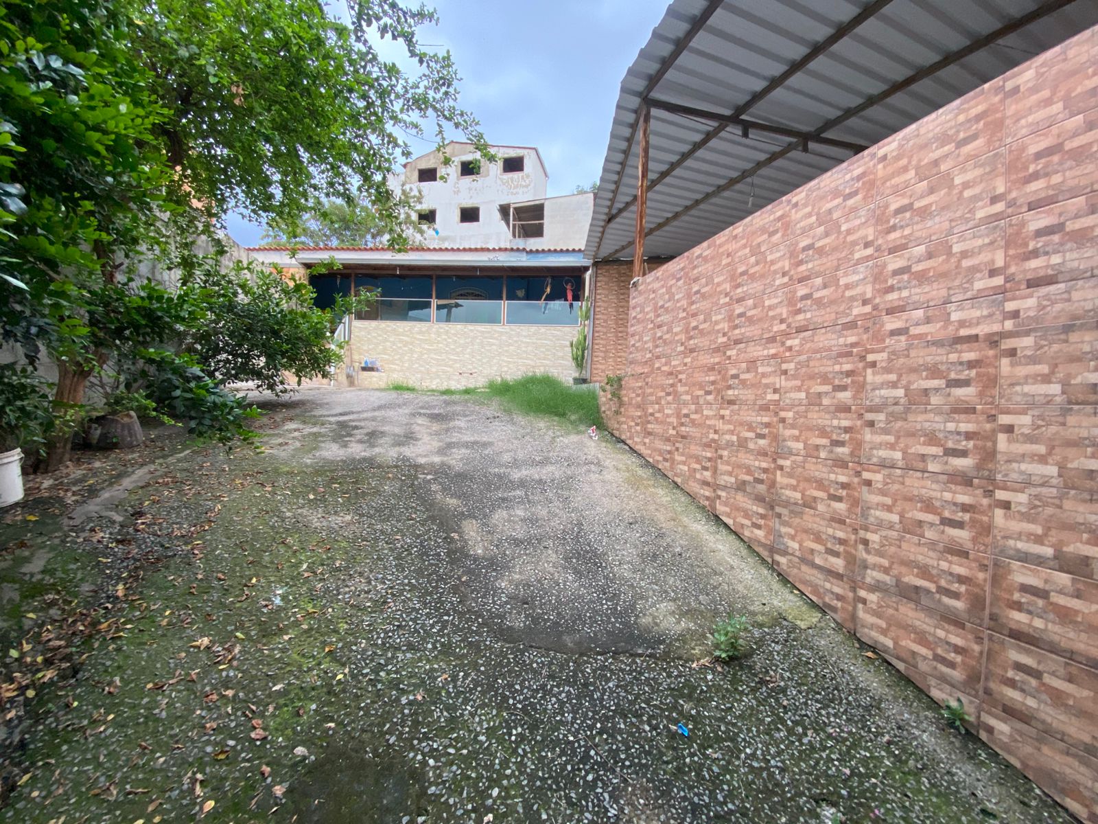 Vende-se esta casa com tres quartos, no bairro Goiânia, Belo Horizonte-MG