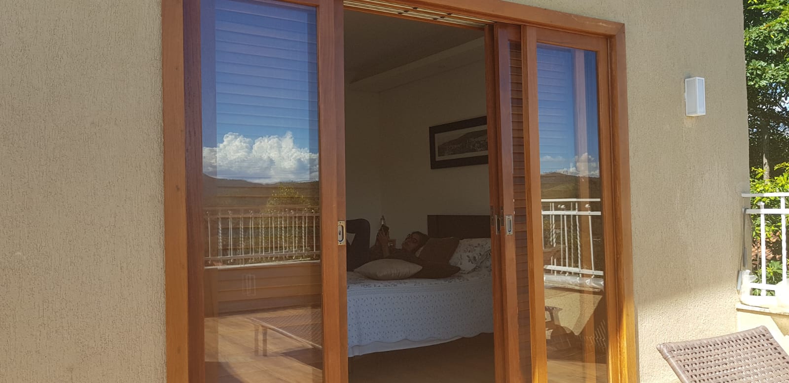 Vende-se ecelente casa em condomínio de luxo, Condomínio Eugenie Scharlé  em Sabará.