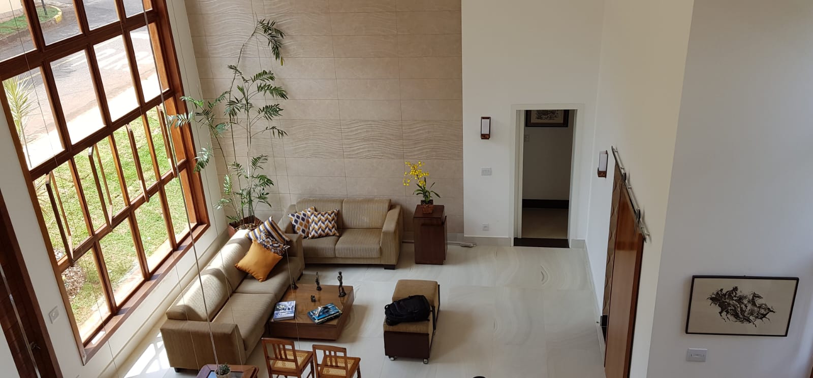 Vende-se ecelente casa em condomínio de luxo, Condomínio Eugenie Scharlé  em Sabará.