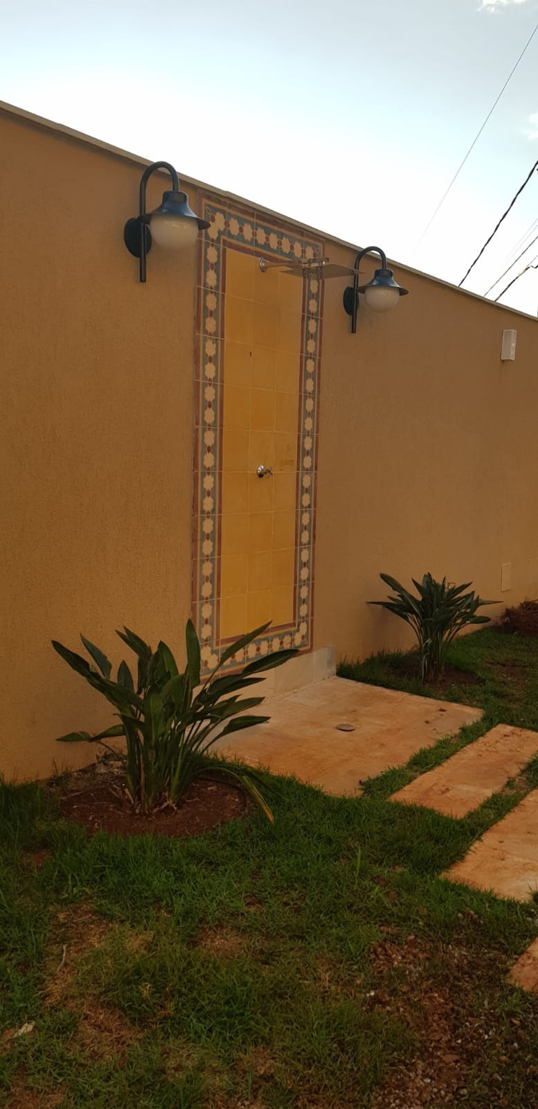 Vende-se ecelente casa em condomínio de luxo, Condomínio Eugenie Scharlé  em Sabará.
