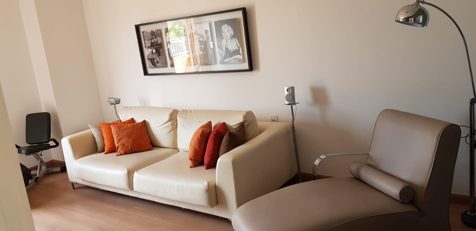 Vende-se ecelente casa em condomínio de luxo, Condomínio Eugenie Scharlé  em Sabará.