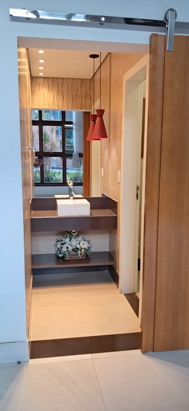 Vende-se ecelente casa em condomínio de luxo, Condomínio Eugenie Scharlé  em Sabará.