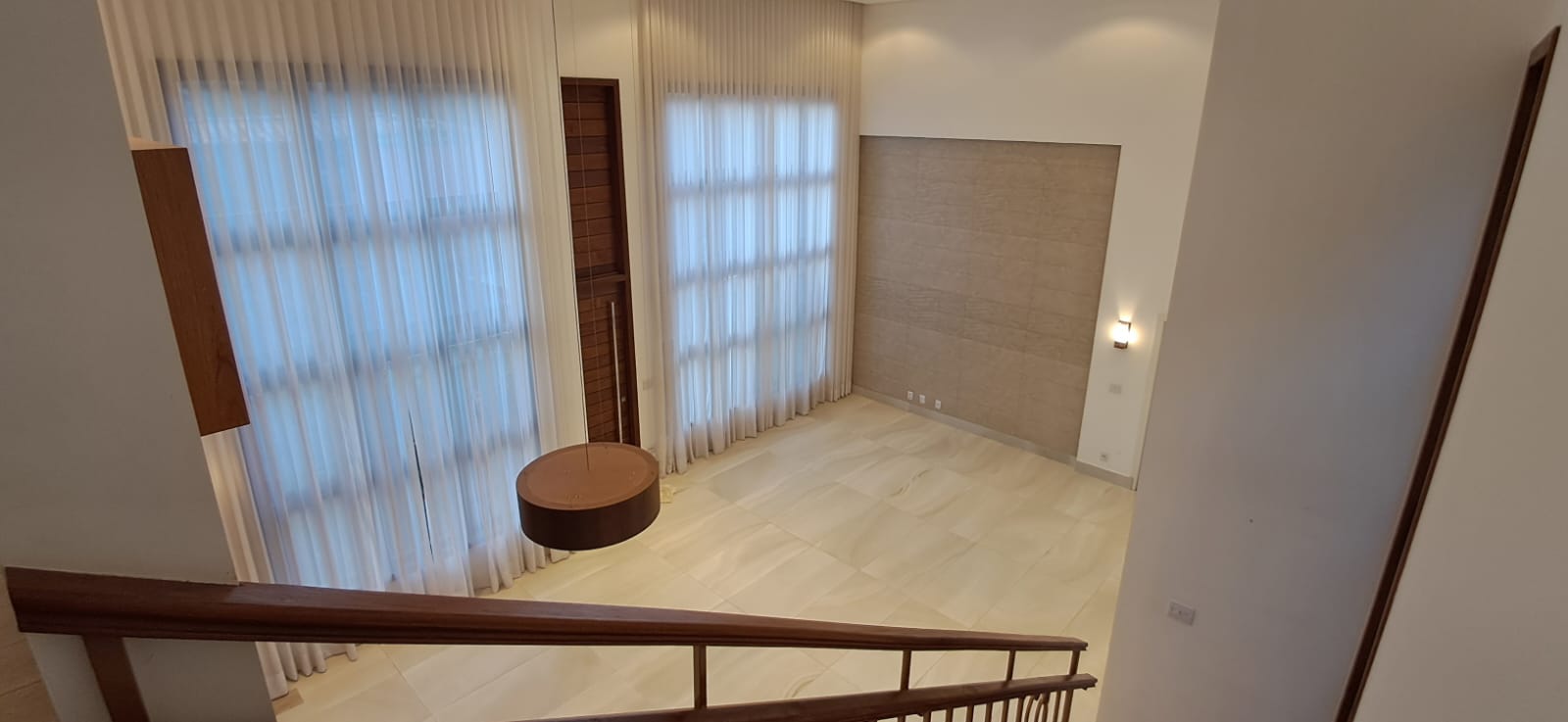 Vende-se ecelente casa em condomínio de luxo, Condomínio Eugenie Scharlé  em Sabará.