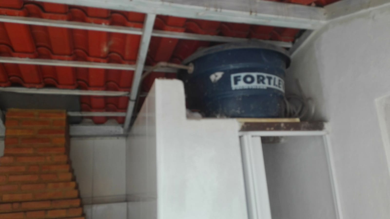Vende-se ótimo apartamento com 02 quartos, área privativa, 01 vaga de garagem, Condomínio Mangueiras, Sabará- MG 