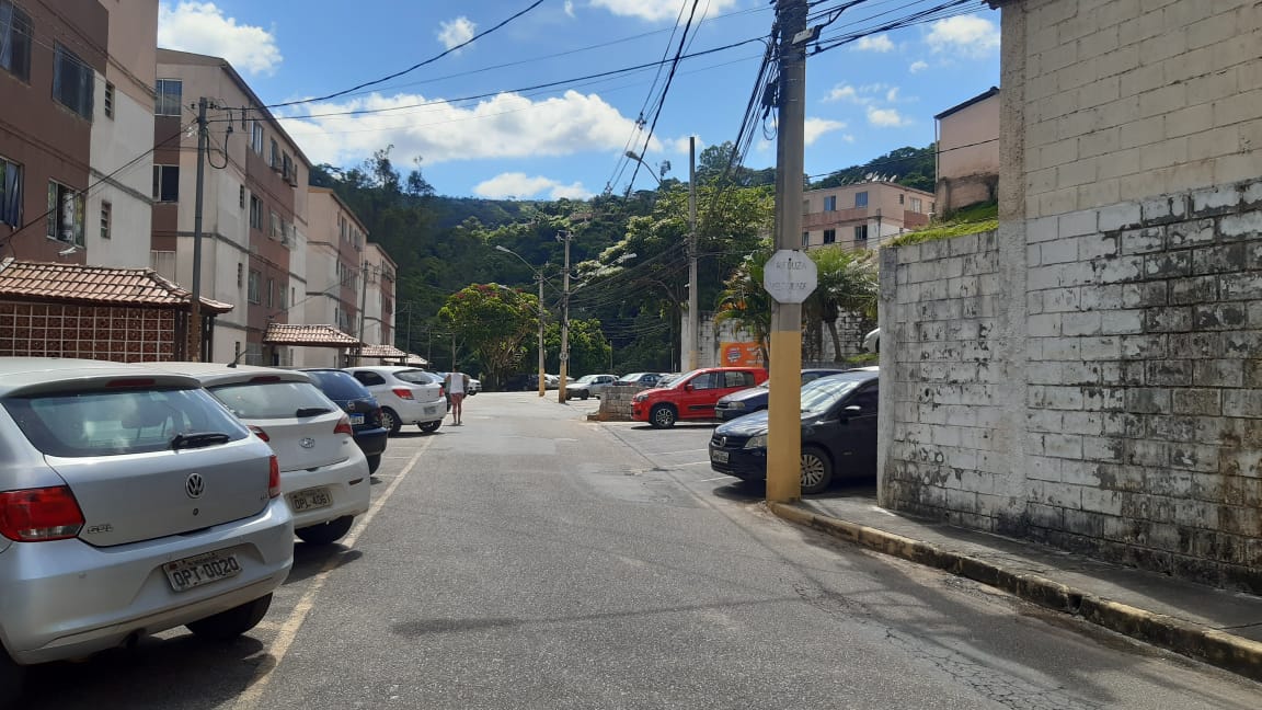 Vende-se excelente apartamento com 03 quartos,  área privativa , 1 vaga de garagem , Conjunto residencial Mangueiras, Sabará-MG.