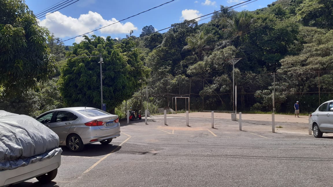 Vende-se excelente apartamento com 03 quartos,  área privativa , 1 vaga de garagem , Conjunto residencial Mangueiras, Sabará-MG.