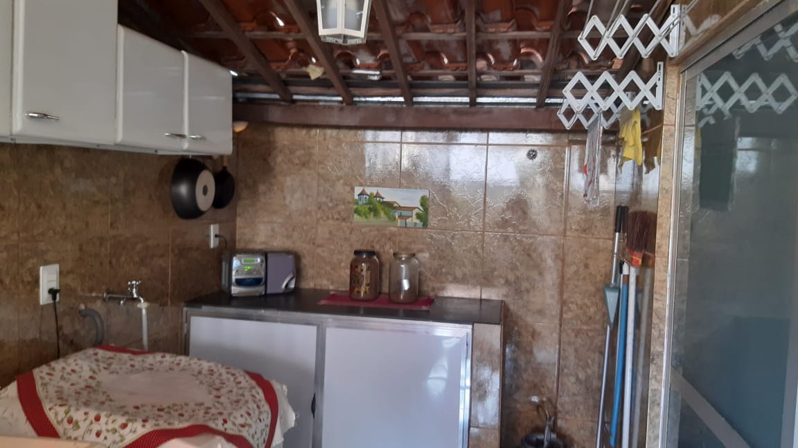 Vende-se excelente apartamento com 03 quartos,  área privativa , 1 vaga de garagem , Conjunto residencial Mangueiras, Sabará-MG.