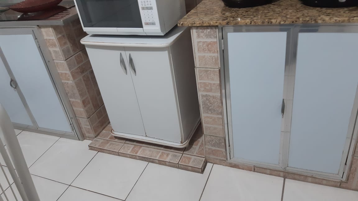 Vende-se excelente apartamento com 03 quartos,  área privativa , 1 vaga de garagem , Conjunto residencial Mangueiras, Sabará-MG.