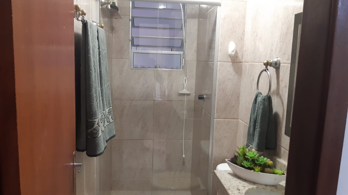 Vende-se excelente apartamento com 03 quartos,  área privativa , 1 vaga de garagem , Conjunto residencial Mangueiras, Sabará-MG.