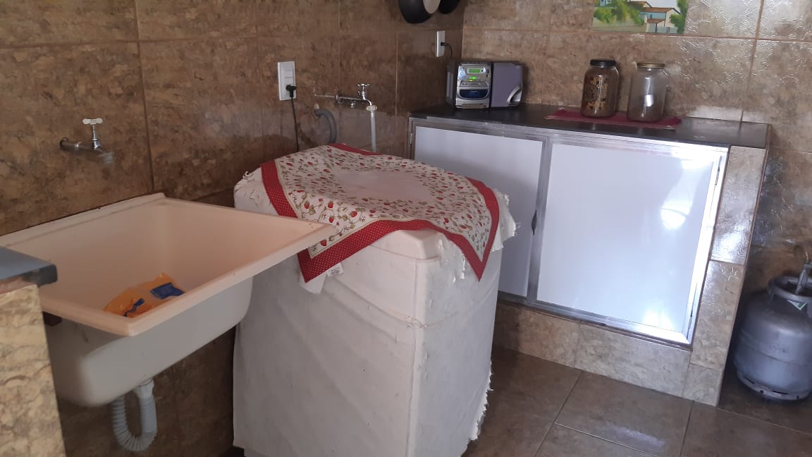 Vende-se excelente apartamento com 03 quartos,  área privativa , 1 vaga de garagem , Conjunto residencial Mangueiras, Sabará-MG.
