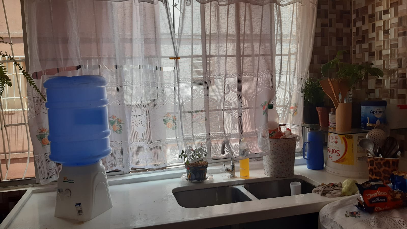 Vende-se excelente apartamento com 02 quartos, vaga de garagem, Condomínio Mangueiras, Sabará-MG