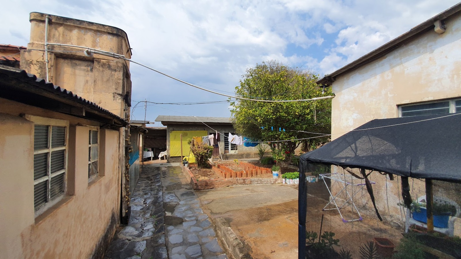 Casa antiga, ponto comercial a venda ou troca em Vila Pedroso Votorantim SP