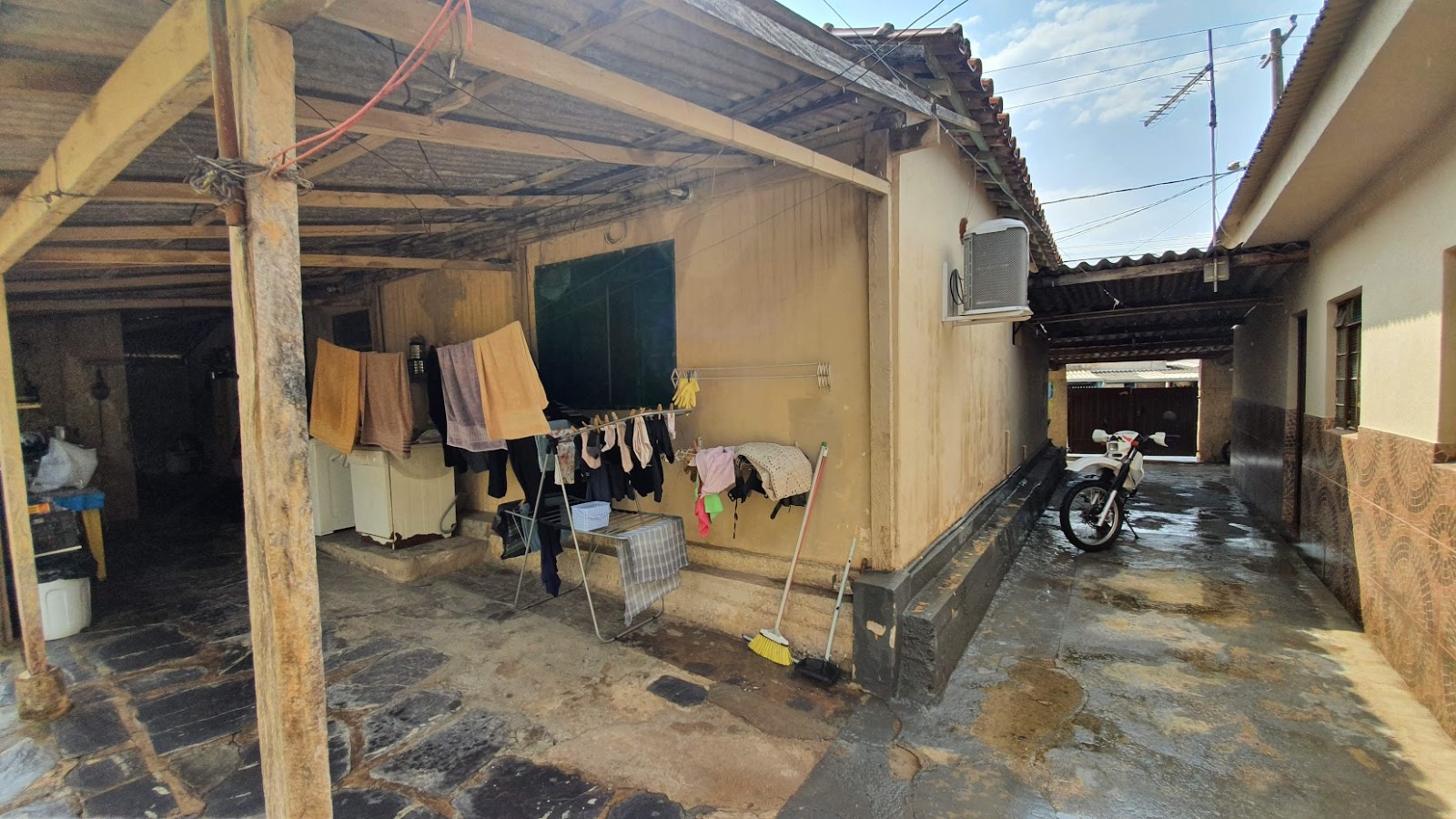 Casa antiga, ponto comercial a venda ou troca em Vila Pedroso Votorantim SP