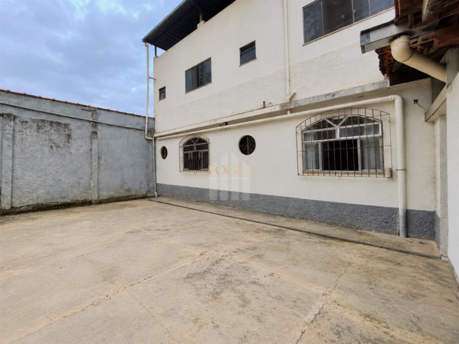Cerâmica - 2 Casa + Loja - Próximas à Av Olavo Bilac - Casas c Quintal e Terraço - 4 Vagas