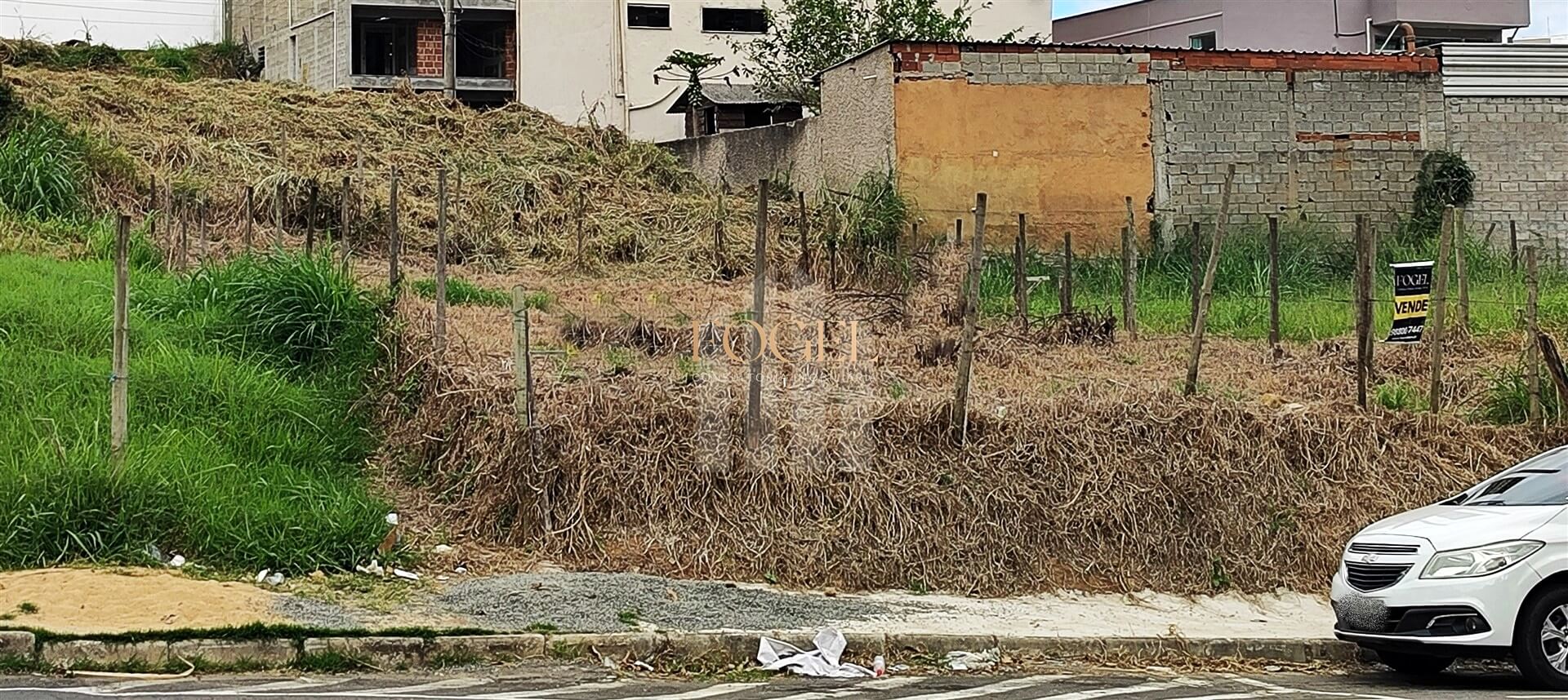 Aeroporto - Terreno plano com 360m² - 12 x 30 - Localização Privilegiada