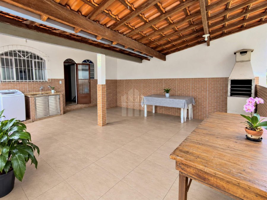 Francisco Bernardino / Cerâmica - Casa 3/4 (1 Suíte) - Amplo Quintal - Amplas Copa e Cozinha - 3 Vagas