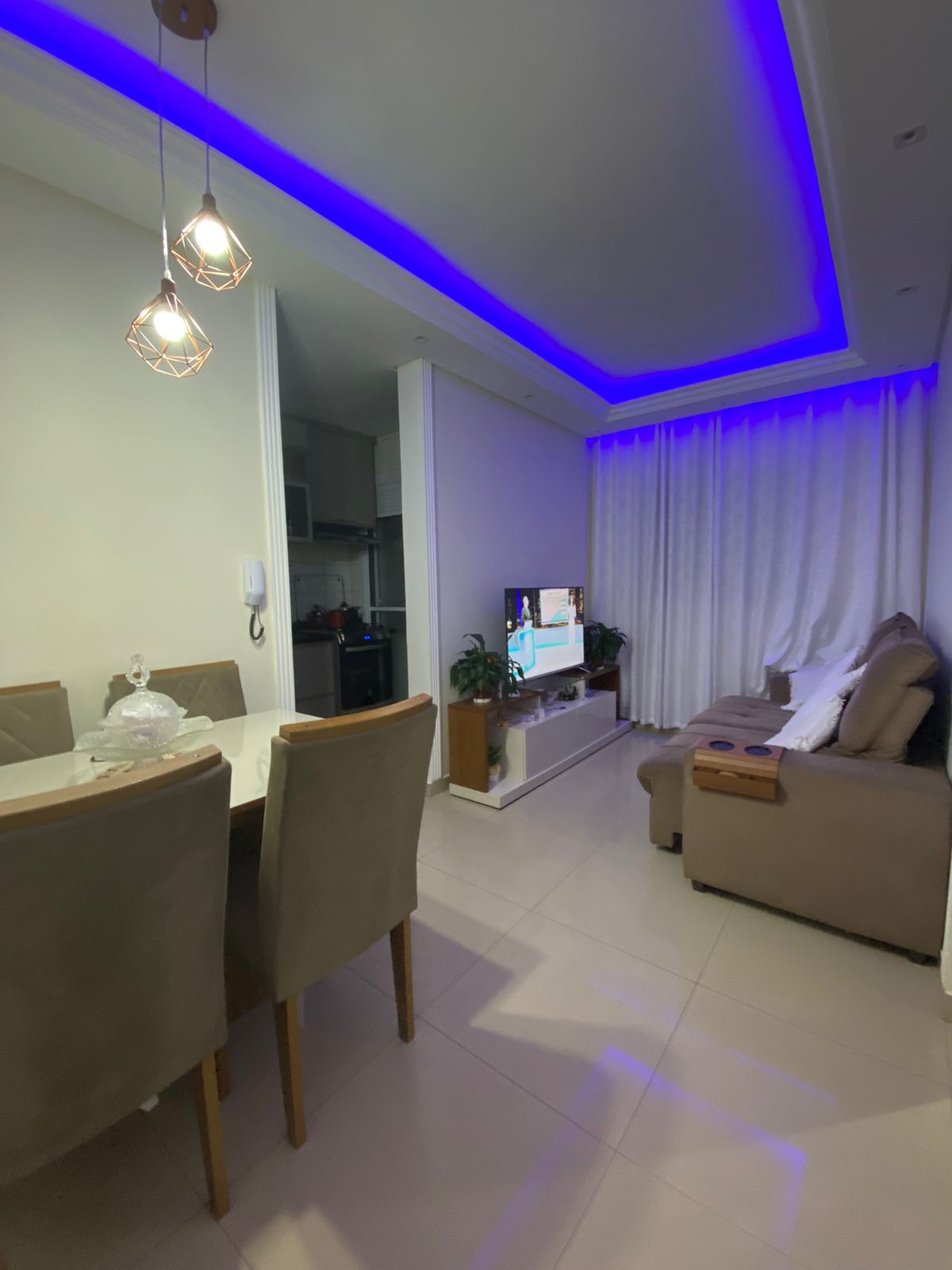  Seu novo apartamento no Parque Rebouças!  Encante-se com este lindo apartamento de 2 dormitórios, com 1 vaga de garagem e 44m² bem distribuídos, perfeito para quem busca conforto e praticidade em um só lugar.  Localizado no Parque Rebouças, você estará próximo a comércios, escolas, transporte público e vias de fácil acesso, garantindo mais comodidade no dia a dia.