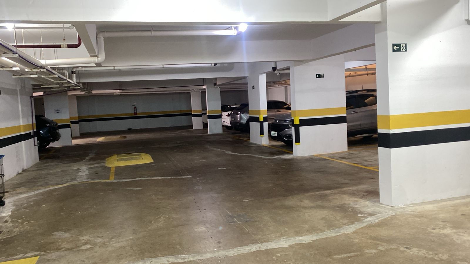  Apartamento Frente para o Mar  Condomínio Royal Garden  Mongaguá  77 m²  Porteira Fechada Vista Deslumbrante!  Se você busca conforto, exclusividade e uma localização privilegiada, esta é a oportunidade ideal! Lindo apartamento no Condomínio Royal Garden, em Mongaguá, com vista frontal para o mar e lazer completo.  ✨ 