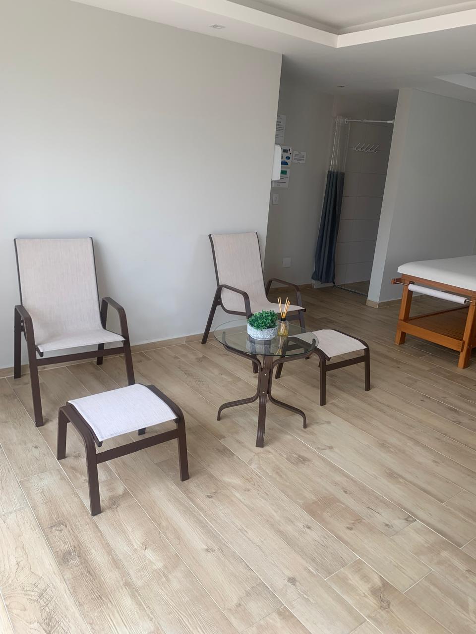  Apartamento Frente para o Mar  Condomínio Royal Garden  Mongaguá  77 m²  Porteira Fechada Vista Deslumbrante!  Se você busca conforto, exclusividade e uma localização privilegiada, esta é a oportunidade ideal! Lindo apartamento no Condomínio Royal Garden, em Mongaguá, com vista frontal para o mar e lazer completo.  ✨ 
