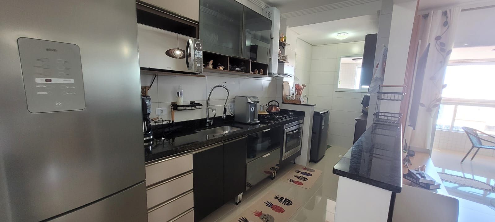  Apartamento Frente para o Mar  Condomínio Royal Garden  Mongaguá  77 m²  Porteira Fechada Vista Deslumbrante!  Se você busca conforto, exclusividade e uma localização privilegiada, esta é a oportunidade ideal! Lindo apartamento no Condomínio Royal Garden, em Mongaguá, com vista frontal para o mar e lazer completo.  ✨ 