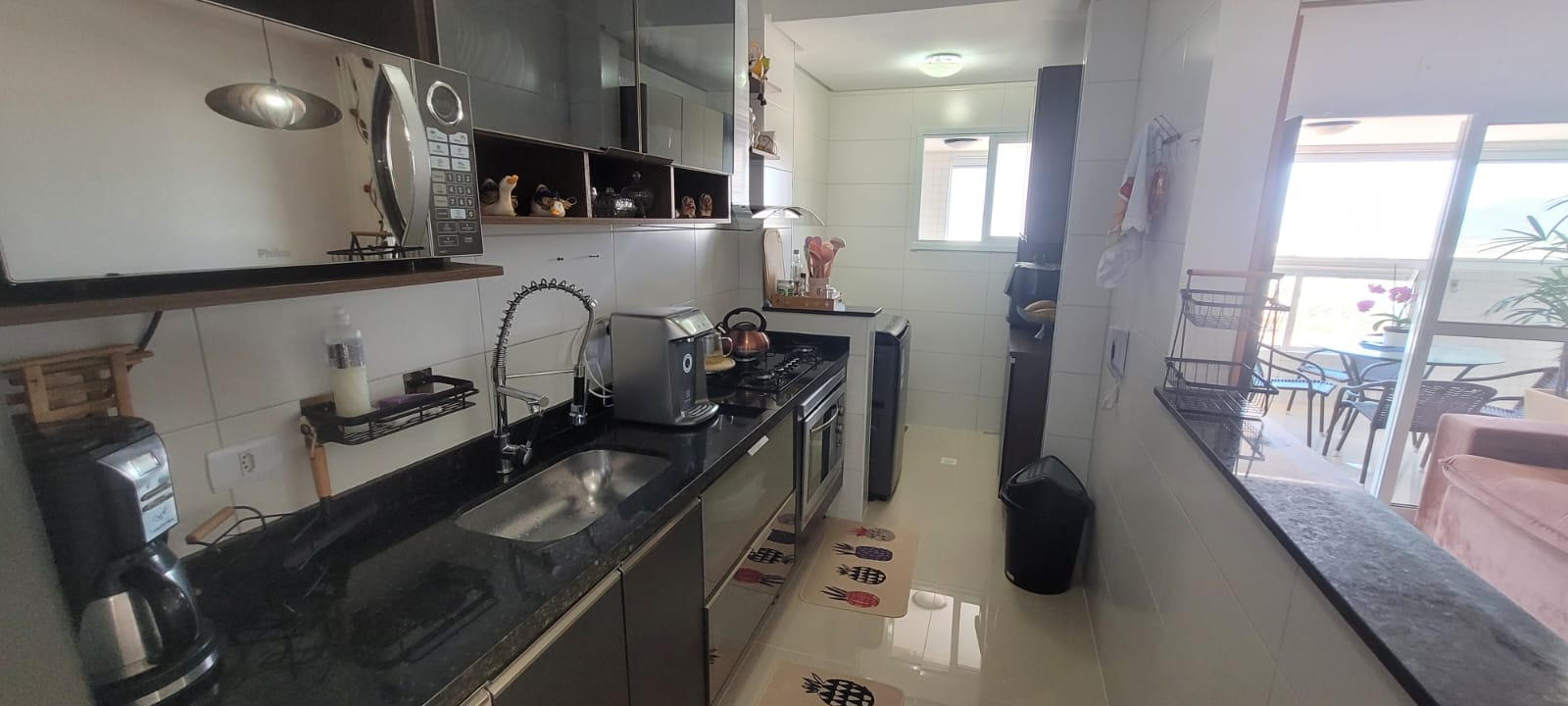  Apartamento Frente para o Mar  Condomínio Royal Garden  Mongaguá  77 m²  Porteira Fechada Vista Deslumbrante!  Se você busca conforto, exclusividade e uma localização privilegiada, esta é a oportunidade ideal! Lindo apartamento no Condomínio Royal Garden, em Mongaguá, com vista frontal para o mar e lazer completo.  ✨ 