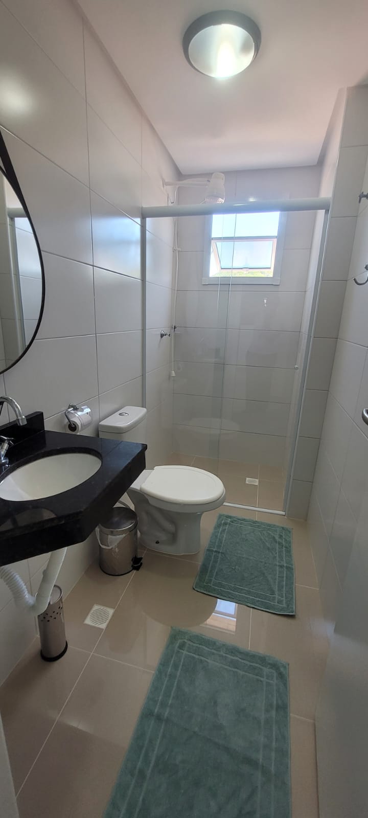  Apartamento Frente para o Mar  Condomínio Royal Garden  Mongaguá  77 m²  Porteira Fechada Vista Deslumbrante!  Se você busca conforto, exclusividade e uma localização privilegiada, esta é a oportunidade ideal! Lindo apartamento no Condomínio Royal Garden, em Mongaguá, com vista frontal para o mar e lazer completo.  ✨ 