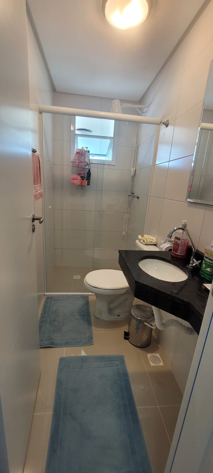  Apartamento Frente para o Mar  Condomínio Royal Garden  Mongaguá  77 m²  Porteira Fechada Vista Deslumbrante!  Se você busca conforto, exclusividade e uma localização privilegiada, esta é a oportunidade ideal! Lindo apartamento no Condomínio Royal Garden, em Mongaguá, com vista frontal para o mar e lazer completo.  ✨ 