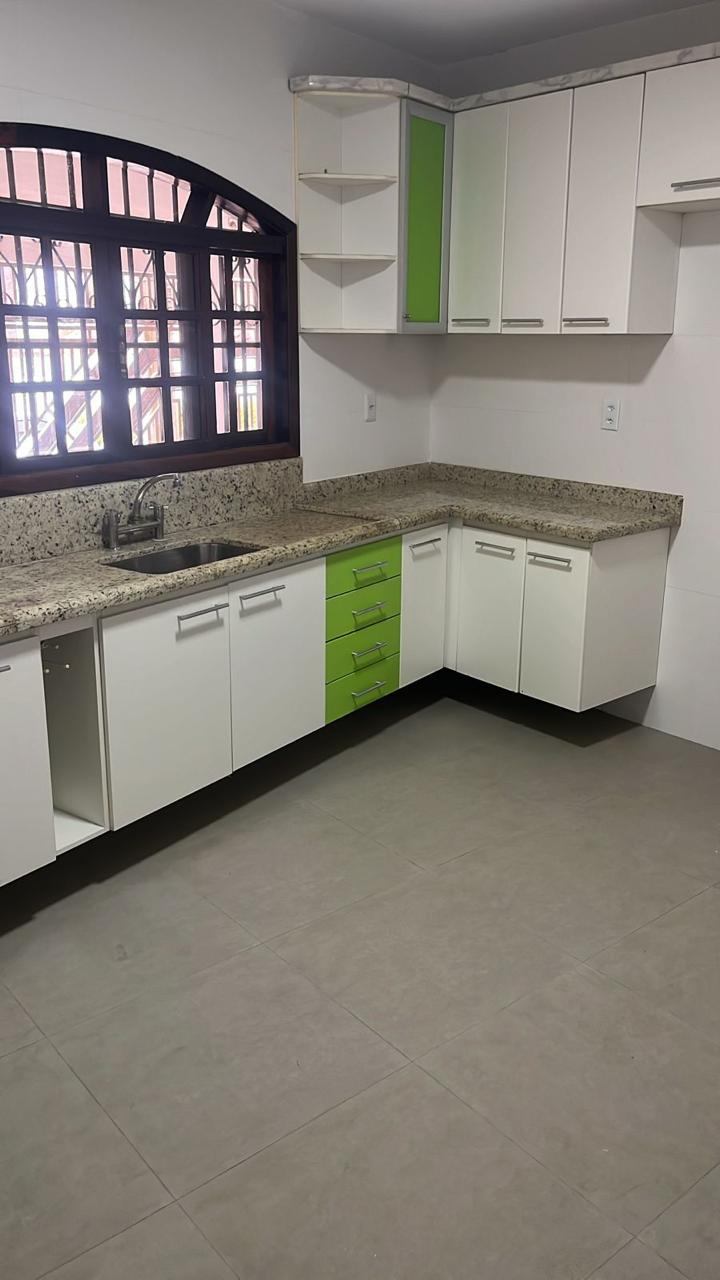  Excelente Sobrado à Venda – Oportunidade Imperdível!  ✨ 197m² de área construída  3 vagas de garagem 2 dormitórios espaçosos 3 banheiros Amplo salão de festas