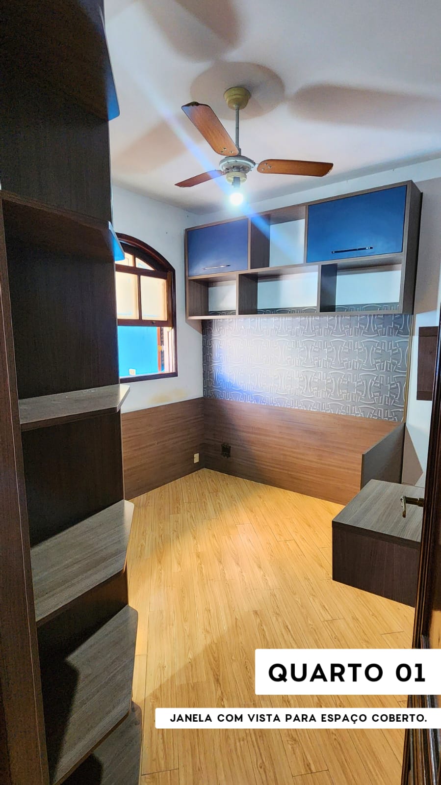   Sobrado completo, porteira fechada!  ✅ 3 dormitórios (1 suíte planejada) + 3 vagas  Rua sem saída, segurança e privacidade Churrasqueira + quintal + varanda privativa  Portões eletrônicos com interfone   Totalmente mobiliado – é entrar e morar!