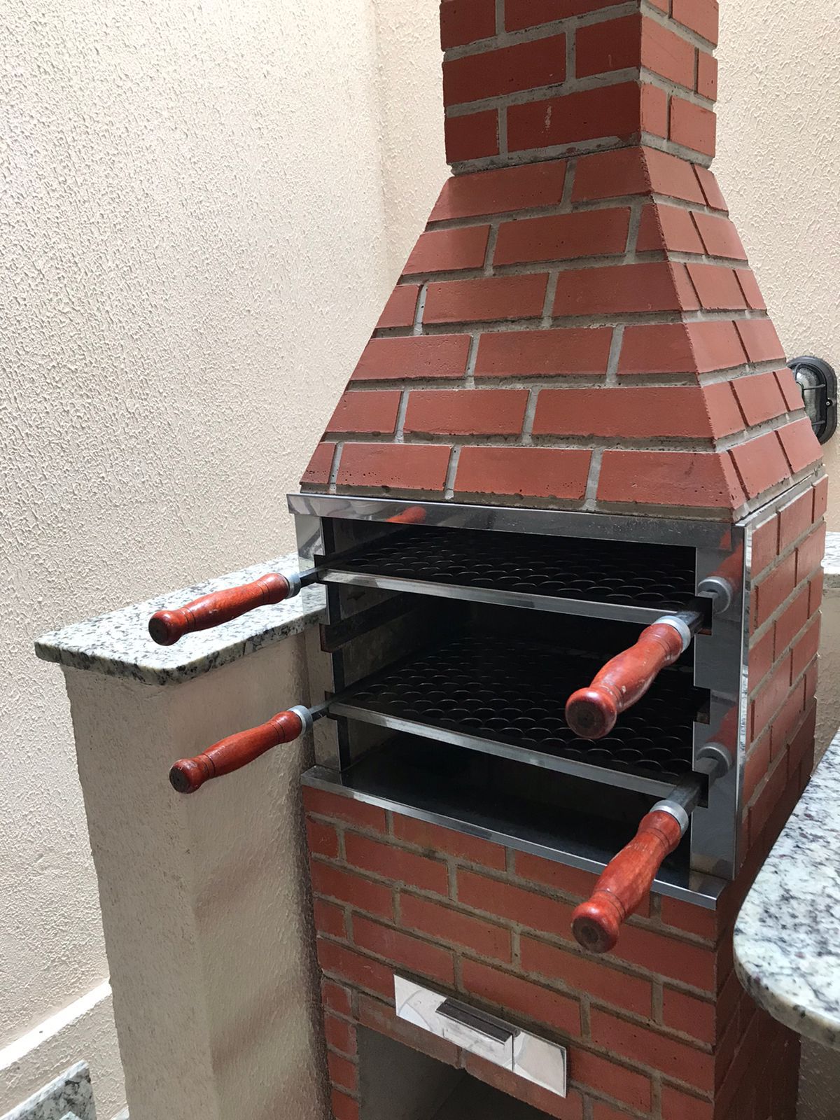  Sobrado em Condomínio – Completo, Bem Localizado e Pronto para Morar!  Próximo ao Metrô Patriarca e Guilhermina-Esperança  ✨ Conforto, segurança e praticidade para você e sua família!