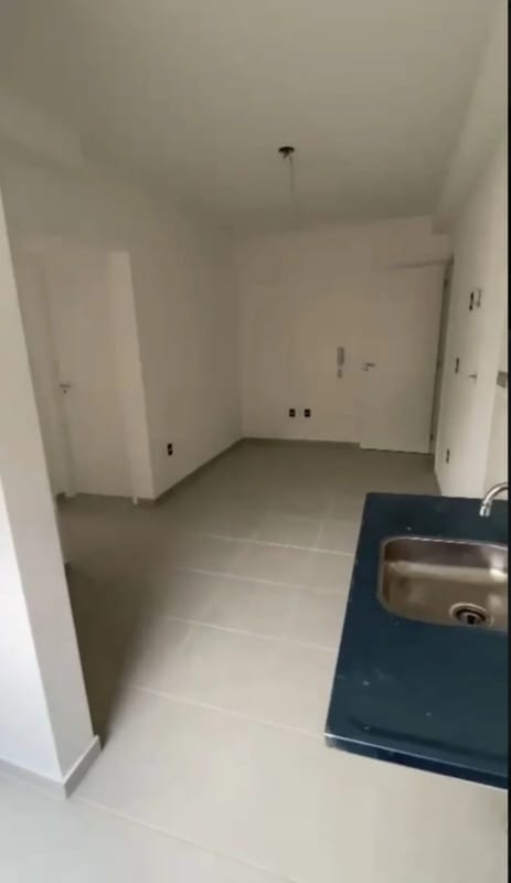  Lindo Apartamento com Vista Privilegiada – 24º Andar (Último Andar!)  Vila Matilde – Próximo ao Metrô  ✨ Destaques imperdíveis: ✔️ Vista livre de todas as janelas ✔️ Último andar – sem vizinhos acima ✔️ Divisa com apenas 1 apartamento ✔️ Ao lado do elevador ✔️ Condomínio novo com reconhecimento facial na portaria eletrônica ✔️ Clausura para segurança total