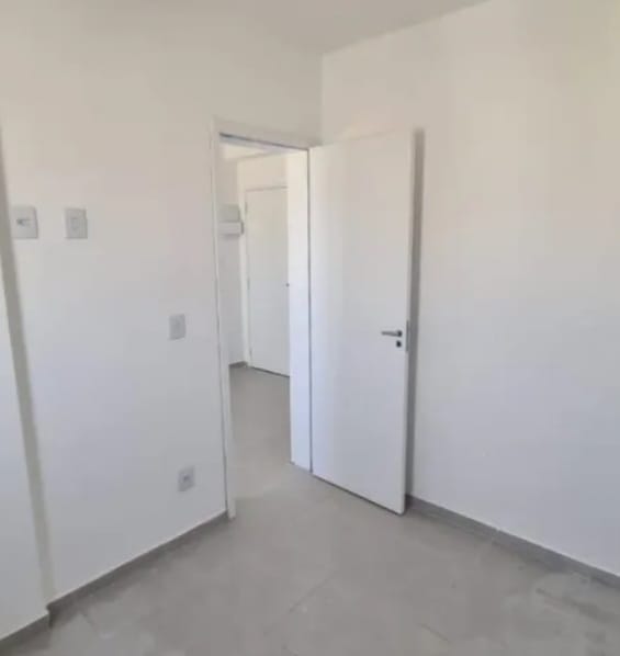  Lindo Apartamento com Vista Privilegiada – 24º Andar (Último Andar!)  Vila Matilde – Próximo ao Metrô  ✨ Destaques imperdíveis: ✔️ Vista livre de todas as janelas ✔️ Último andar – sem vizinhos acima ✔️ Divisa com apenas 1 apartamento ✔️ Ao lado do elevador ✔️ Condomínio novo com reconhecimento facial na portaria eletrônica ✔️ Clausura para segurança total