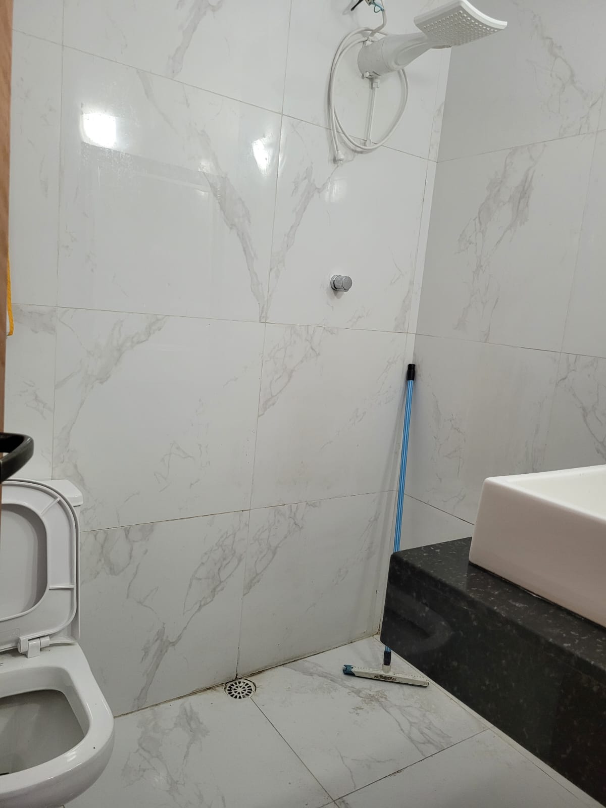 Casa à Venda  Penha de França  80 m²  2 Dormitórios   Rua Demini São Paulo SP  Casa aconchegante, espaçosa e muito bem localizada, próxima ao metrô e a todo comércio da região   Valor: R$ 5.250/m²