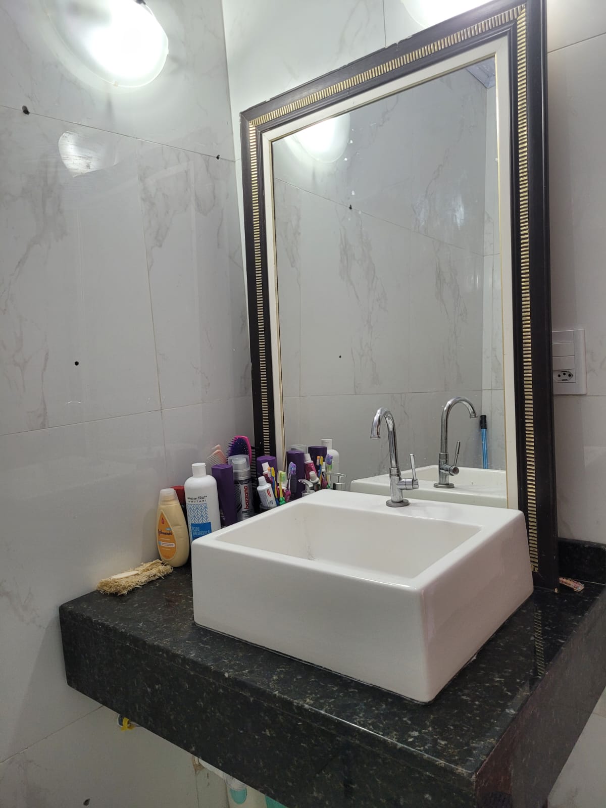 Casa à Venda  Penha de França  80 m²  2 Dormitórios   Rua Demini São Paulo SP  Casa aconchegante, espaçosa e muito bem localizada, próxima ao metrô e a todo comércio da região   Valor: R$ 5.250/m²