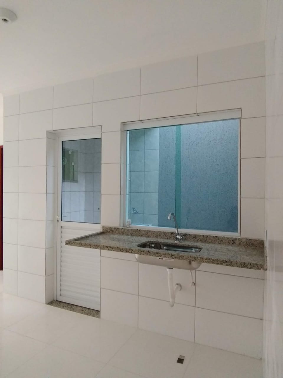 Sobrado à Venda  Itaim Paulista  ✨ Aproveite esta oportunidade única! ✨Localização: Rua Morro da Capoaba  Itaim Paulista Área: 60m² bem distribuídos  2 Suítes modernas  1 vagas de garagem  com vaga subterrânea para maior segurança e comodidade.