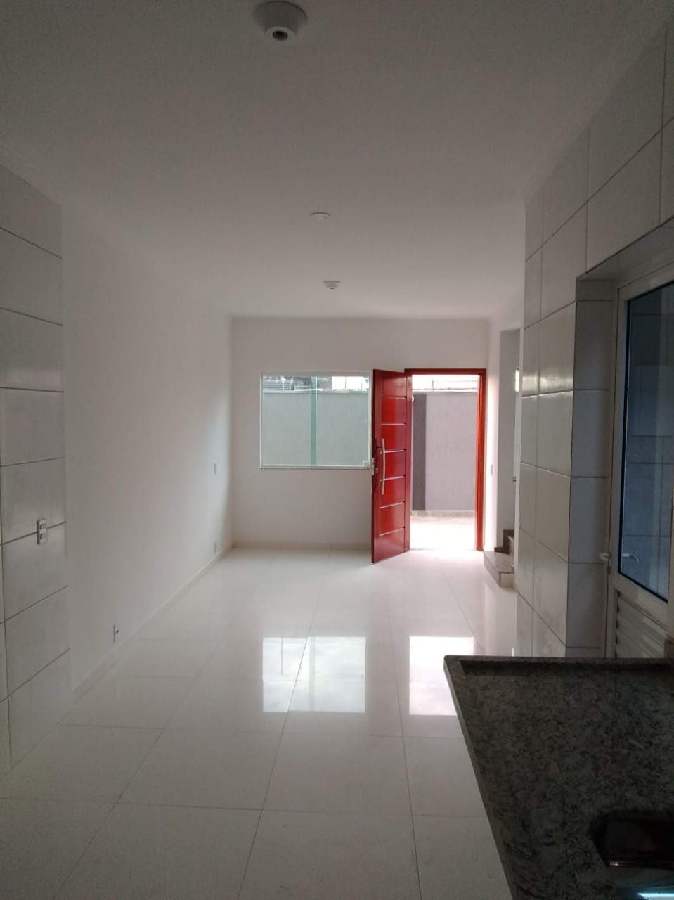 Sobrado à Venda  Itaim Paulista  ✨ Aproveite esta oportunidade única! ✨Localização: Rua Morro da Capoaba  Itaim Paulista Área: 60m² bem distribuídos  2 Suítes modernas  1 vagas de garagem  com vaga subterrânea para maior segurança e comodidade.