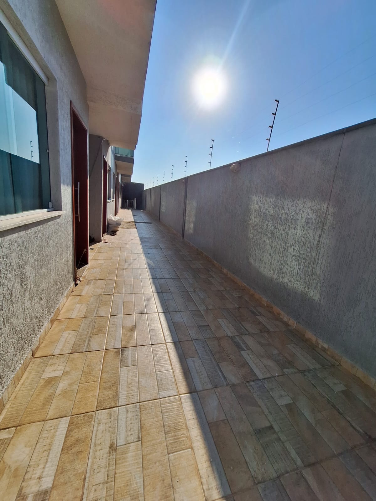 Sobrado à Venda  Itaim Paulista  ✨ Aproveite esta oportunidade única! ✨Localização: Rua Morro da Capoaba  Itaim Paulista Área: 60m² bem distribuídos  2 Suítes modernas  1 vagas de garagem  com vaga subterrânea para maior segurança e comodidade.