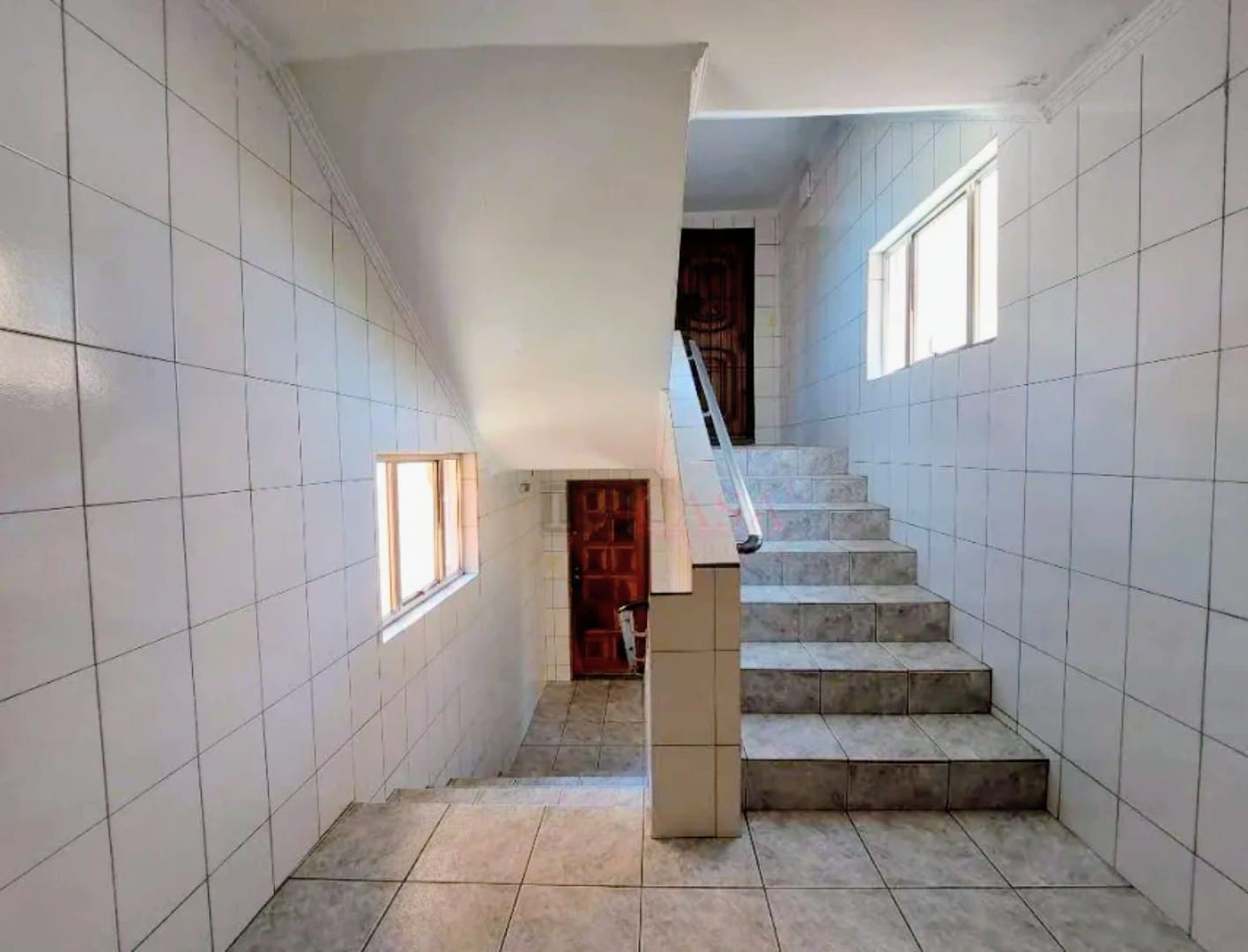 Apartamento Reformado e Bem Localizado – Rua Giulio Ferro  Condomínio 1 vaga de garagem coberta e fechada  Documentação ok  ✨ Destaques do imóvel:  Amplo, reformado e bem conservado  2 dormitórios com móveis planejados  Sala espaçosa  Cozinha planejada  Banheiro com box de vidro  Lavanderia .